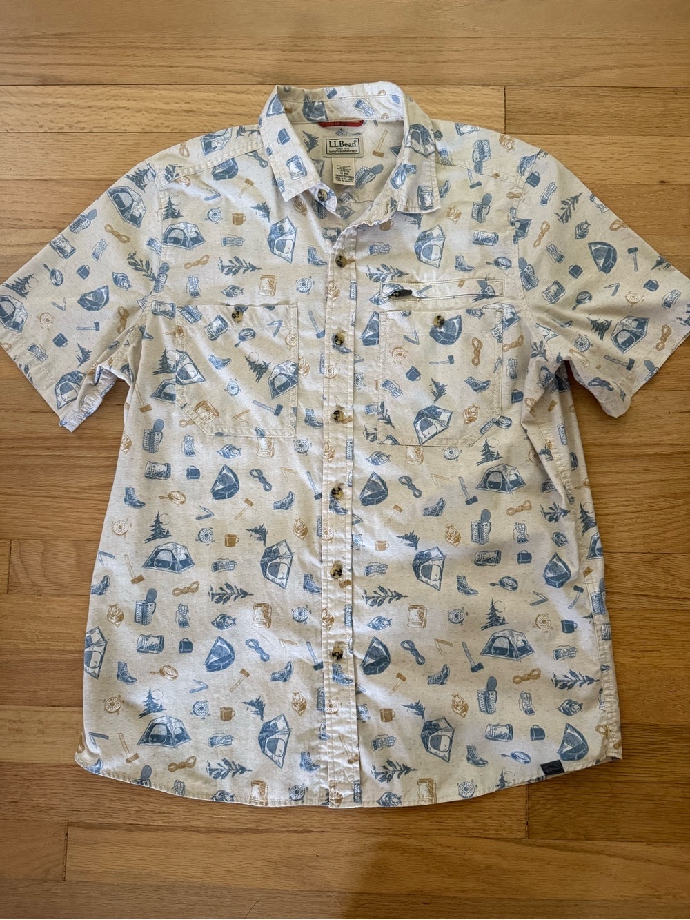 L.L. Bean Men’s Medium Tan Beige Short Sleeve Button Down Camping Print Shirt